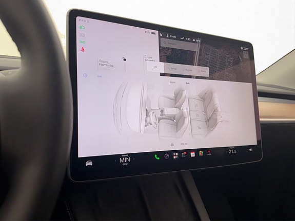 Tesla Model Y 24 of 30