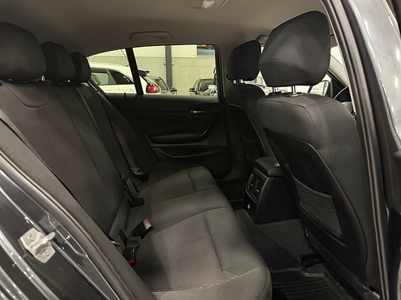 BMW 118i 14 of 23