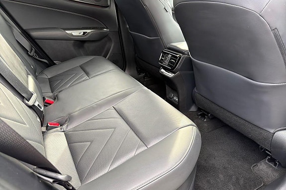 Lexus NX450h+ 7 of 21