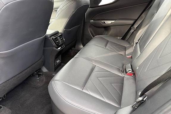 Lexus NX450h+ 13 of 21