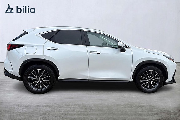 Lexus NX450h+ 18 of 21