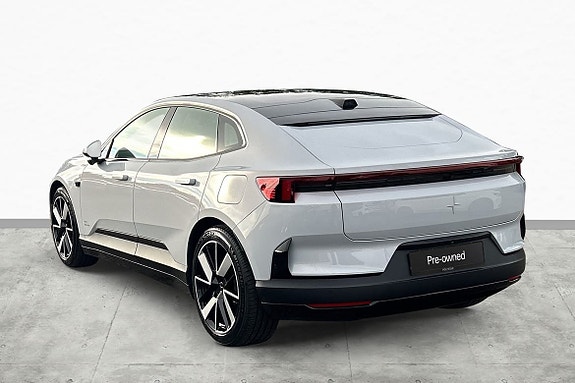 Polestar 4 8 of 16