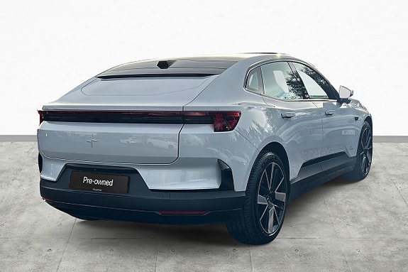 Polestar 4 9 of 16