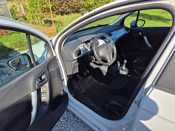 Citroen C3 2 of 3