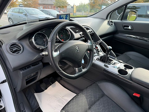 Peugeot 3008 8 of 15