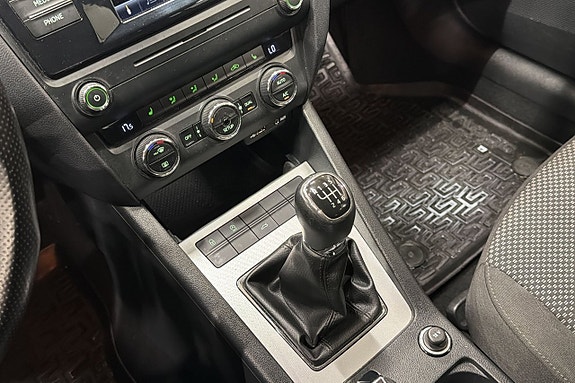 Skoda Octavia 14 of 22