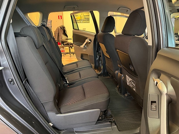 Toyota Verso 22 of 27