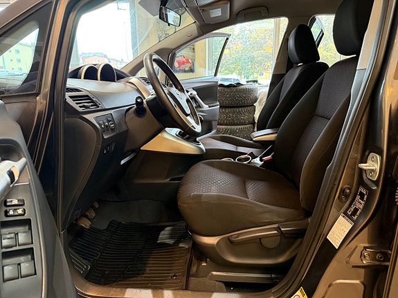 Toyota Verso 13 of 27