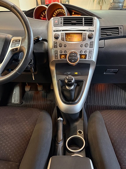 Toyota Verso 19 of 27