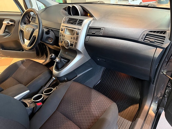 Toyota Verso 14 of 27