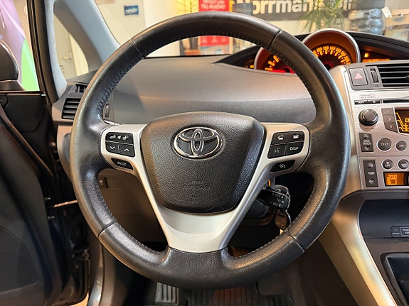 Toyota Verso 18 of 27