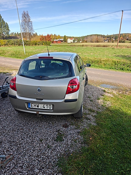 Renault Clio 2 of 4