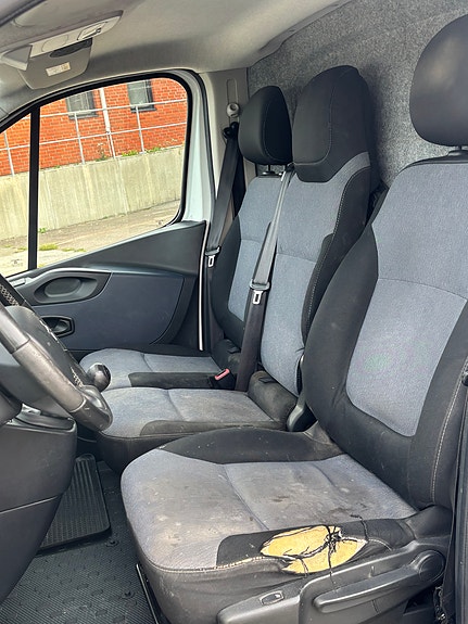 Opel Vivaro 9 of 11