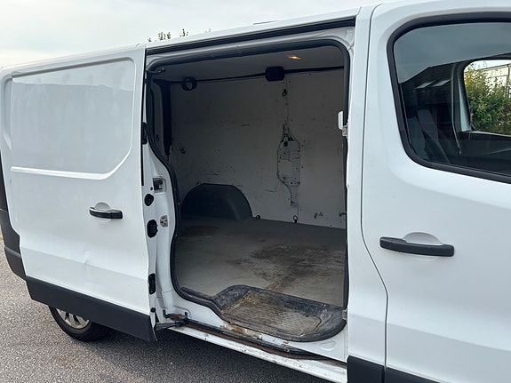 Opel Vivaro 6 of 11