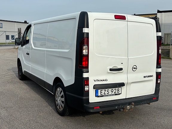 Opel Vivaro 3 of 11