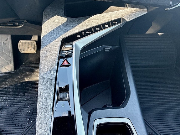 Peugeot 3008 10 of 15