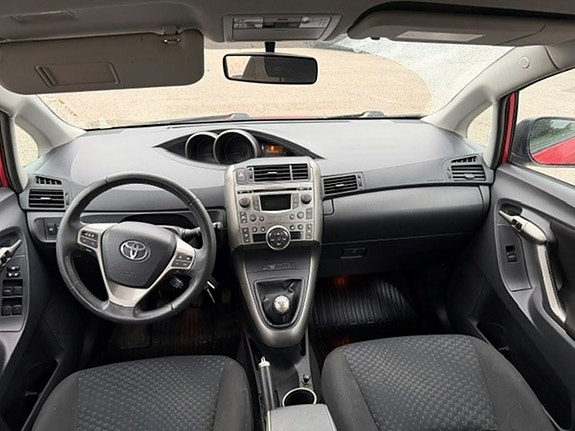 Toyota Verso 5 of 9