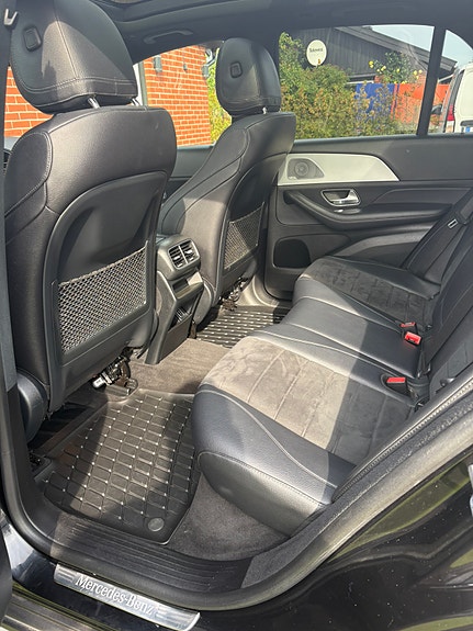 Mercedes-Benz GLE300 d 5 of 5