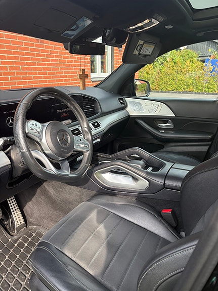 Mercedes-Benz GLE300 d 4 of 5
