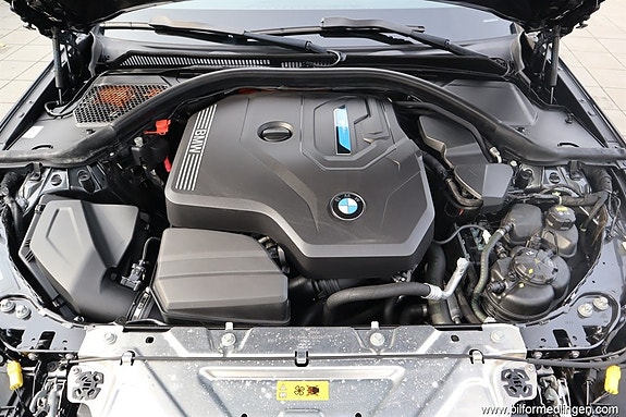 BMW 330e 18 of 23