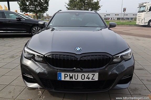 BMW 330e 3 of 23