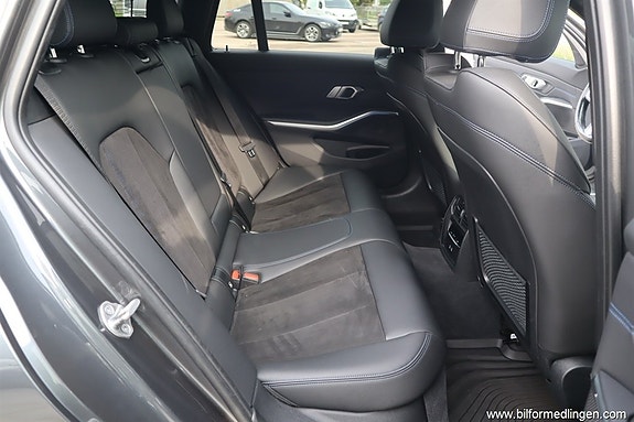 BMW 330e 11 of 23