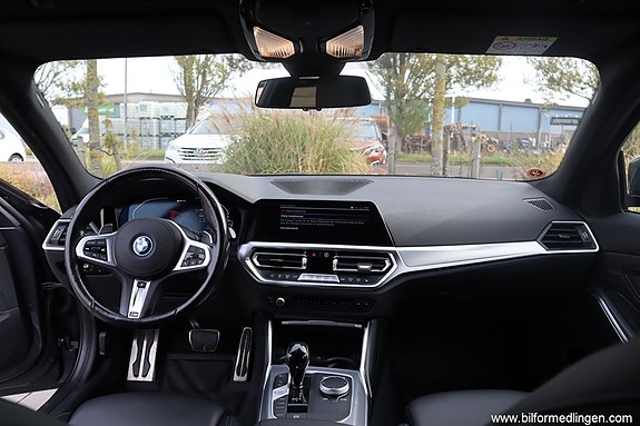 BMW 330e 13 of 23