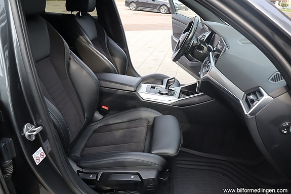 BMW 330e 10 of 23