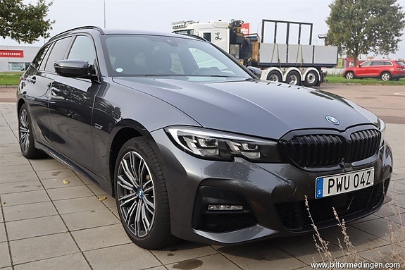BMW 330e 4 of 23