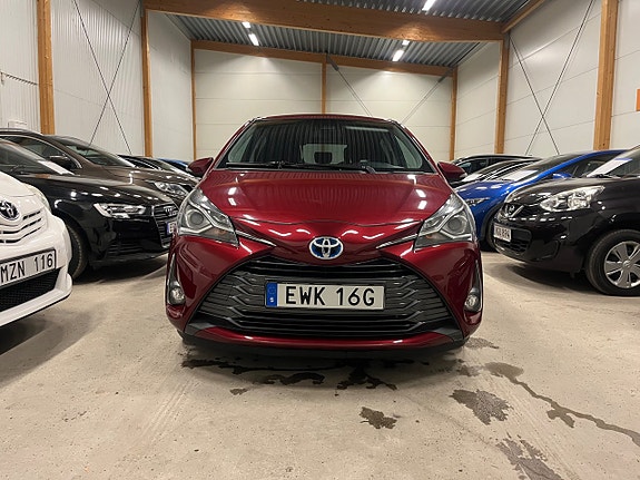 Toyota Yaris 7 of 12