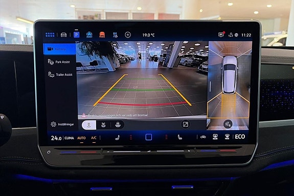 Volkswagen Passat 19 of 27