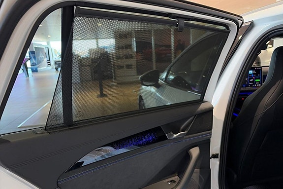 Volkswagen Passat 24 of 27