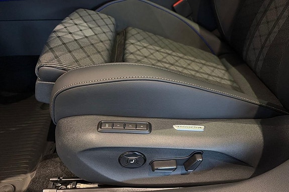 Volkswagen Passat 10 of 27