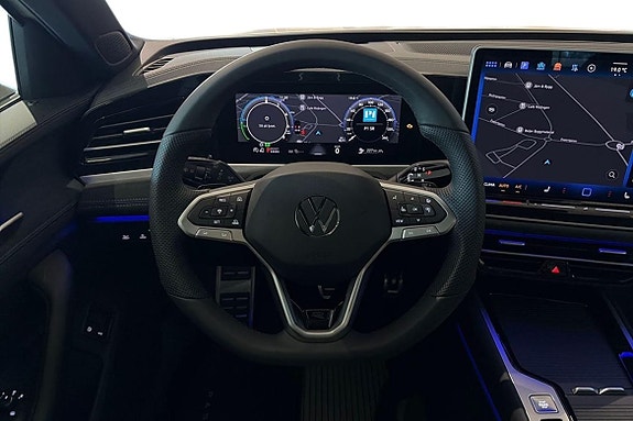Volkswagen Passat 12 of 27