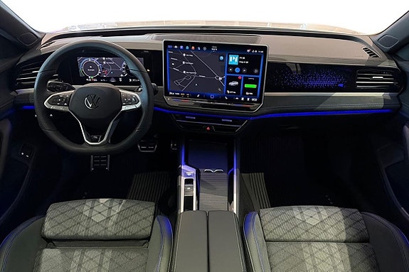 Volkswagen Passat 11 of 27