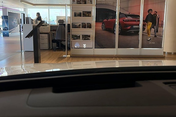 Volkswagen Passat 13 of 27