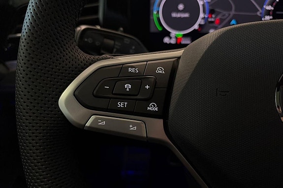 Volkswagen Passat 15 of 27