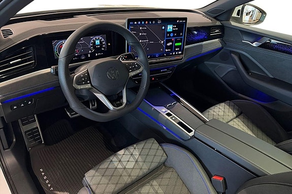 Volkswagen Passat 9 of 27