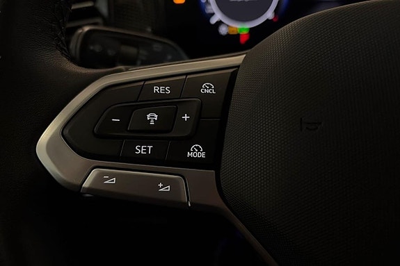 Volkswagen Tiguan 13 of 25