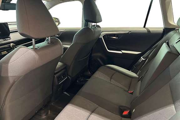 Toyota RAV4 13 of 21