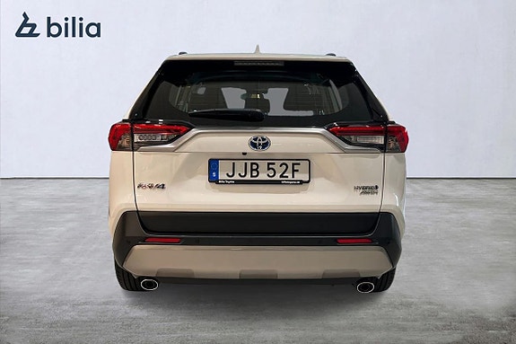 Toyota RAV4 5 of 21