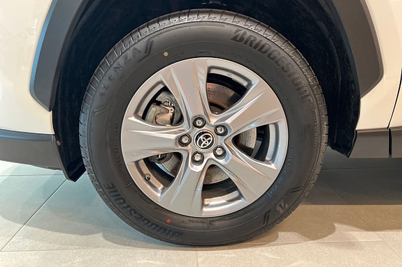 Toyota RAV4 17 of 21
