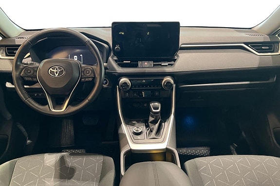 Toyota RAV4 10 of 21