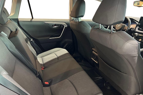 Toyota RAV4 9 of 21