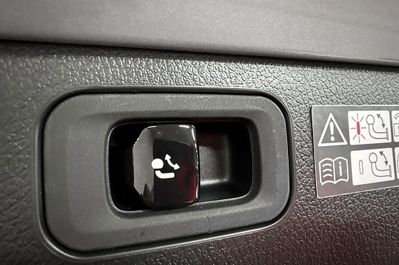 Mercedes-Benz C300 16 of 18