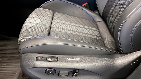 Volkswagen Passat 16 of 18