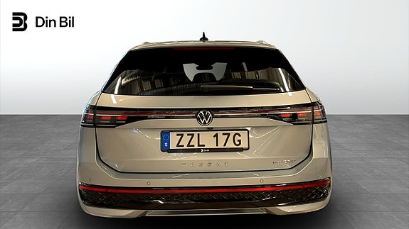 Volkswagen Passat 5 of 18