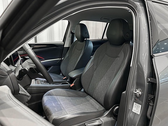 Volkswagen Tiguan 6 of 15