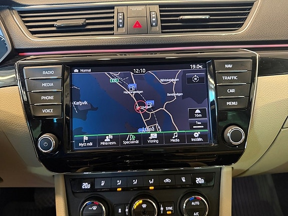 Skoda Superb 17 of 18
