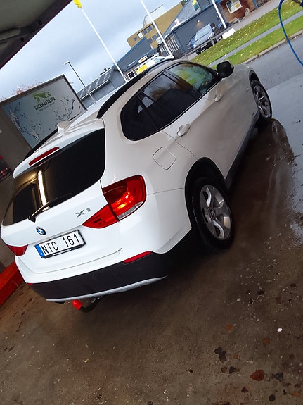 BMW X1 4 of 6